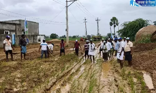 Andhra: YSRCP ने अनोखे ढंग से विरोध प्रदर्शन किया
