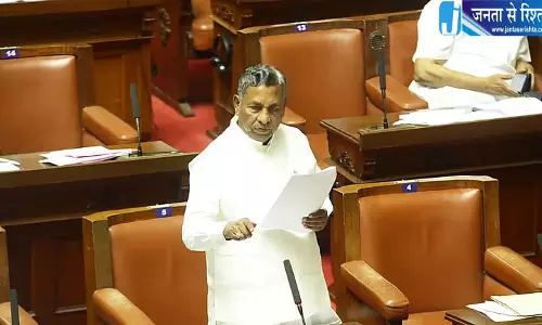 खड़गे कार्यक्रम स्थल सफाई विवाद पर मंत्री मुनियप्पा ने मांगी जांच कहा संविधान का अपमान