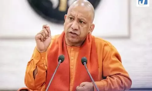 लापरवाह अधिकारियों-स्कूलों की बदहाली पर सीएम योगी सख्त लापरवाह अधिकारियों-स्कूलों की बदहाली पर सीएम योगी सख्त