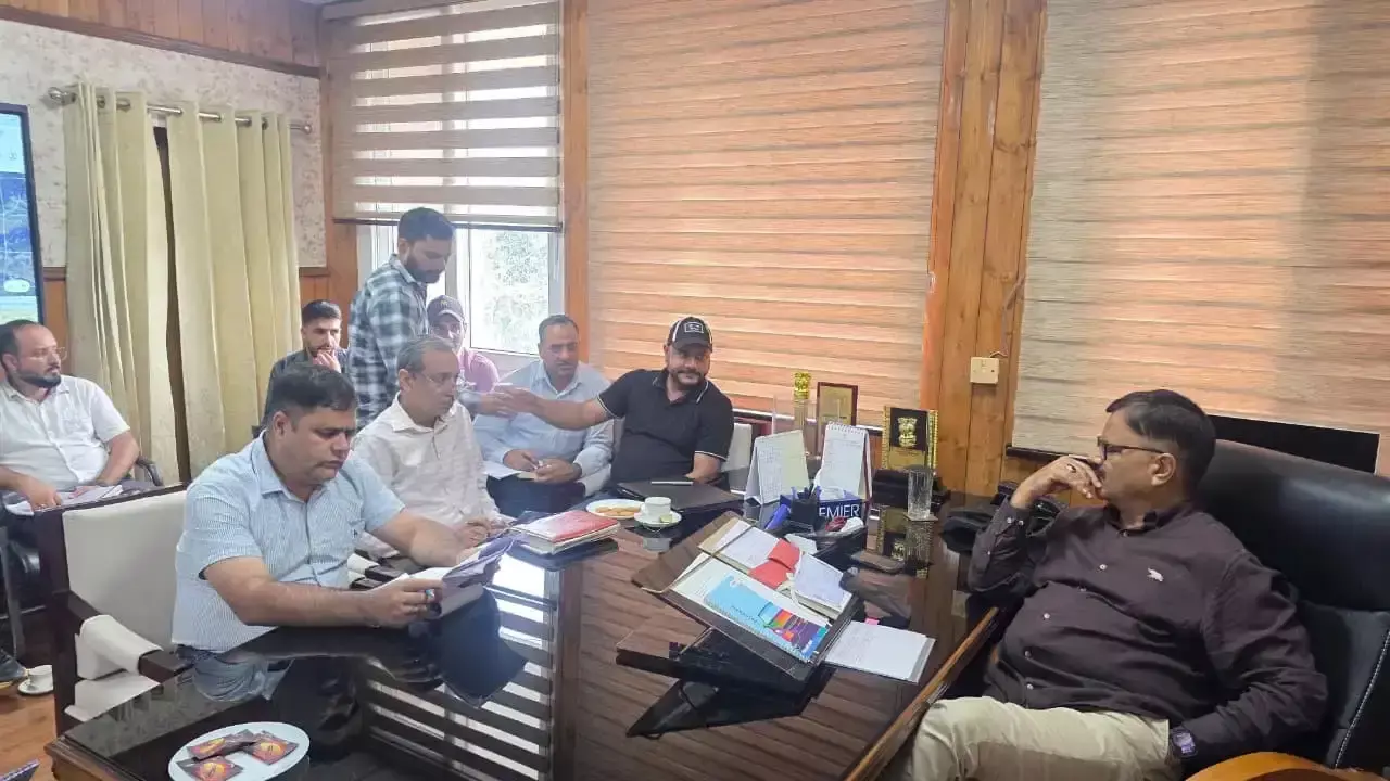 Jammu: जेवेद राणा ने पीएमजीएसवाई कार्यों को जल्द पूरा करने के लिए अधिकारियों को दिए निर्देश