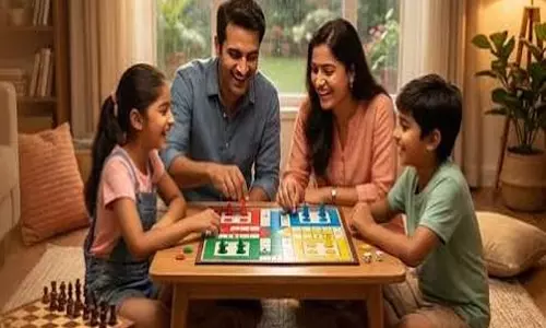 स्क्रीन टाइम कम करना है तो घर में शुरू करें ये 5 शानदार खेल