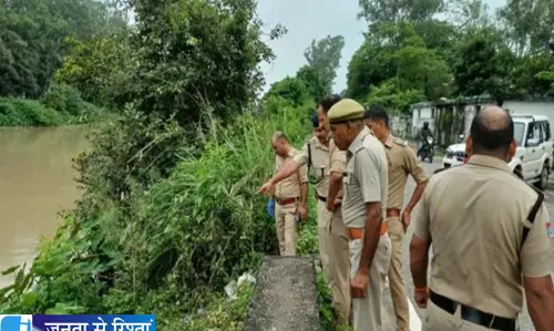 दिल दहला देने वाला कांड बेटी ने प्रेमी संग मिलकर मां को उतारा मौत के घाट