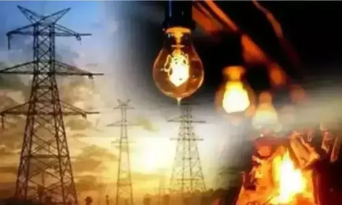 बिजली किल्लत से परेशान ग्रामीणों ने यमुनानगर-करनाल मार्ग पर लगाया जाम बिजली किल्लत से परेशान ग्रामीणों ने यमुनानगर-करनाल मार्ग पर लगाया जाम