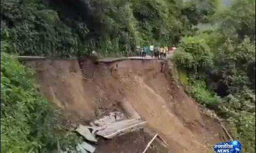 उत्तराखंड में मलबे से NH-07 और NH-707A बंद उत्तराखंड में मलबे से NH-07 और NH-707A बंद