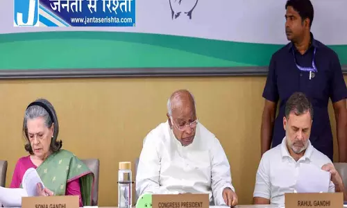BJP का हमला: सोनिया और राहुल वंदे मातरम का मोल क्या जानें BJP का हमला: सोनिया और राहुल वंदे मातरम का मोल क्या जानें