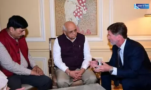 गुजरात के MSME और कारीगरों को ग्लोबल बाजार से जोड़ने की तैयारी गुजरात के MSME और कारीगरों को ग्लोबल बाजार से जोड़ने की तैयारी