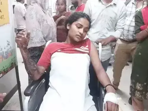 Faridabad: युवती को बंधक बनाकर दी यातना, खौलते पानी से जलाने का आरोप Faridabad: युवती को बंधक बनाकर दी यातना, खौलते पानी से जलाने का आरोप