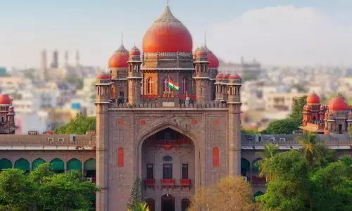 Telangana HC का बड़ा फैसला: कल्याणकारी योजना के फंड पर रोक जारी