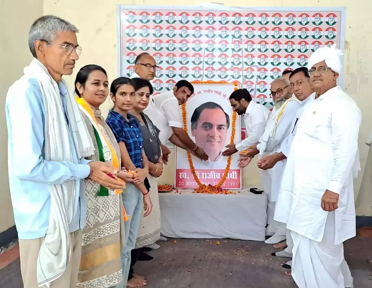 Hisar: राजीव गांधी के प्रयासों से भारत ने आधुनिकता की ओर कदम बढ़ाया : बृजलाल