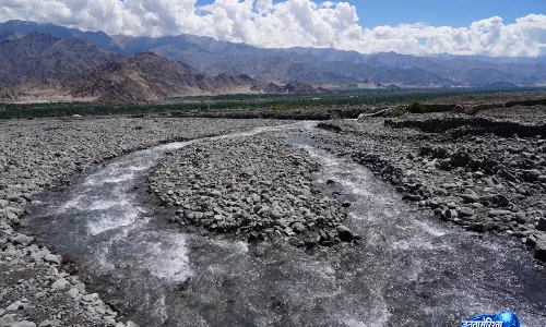 Ladakh में ग्लेशियर जल से 1000 एकड़ की सिंचाई