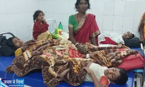 डिनर के बाद बिगड़ी तबीयत नूडल्स खाने वाले परिवार ने डॉक्टर से ली मदद