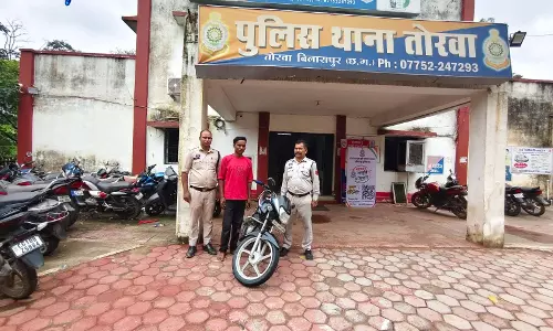 ठेकेदार से पहचान बनाकर बाइक लेकर फरार आरोपी मध्यप्रदेश से गिरफ्तार