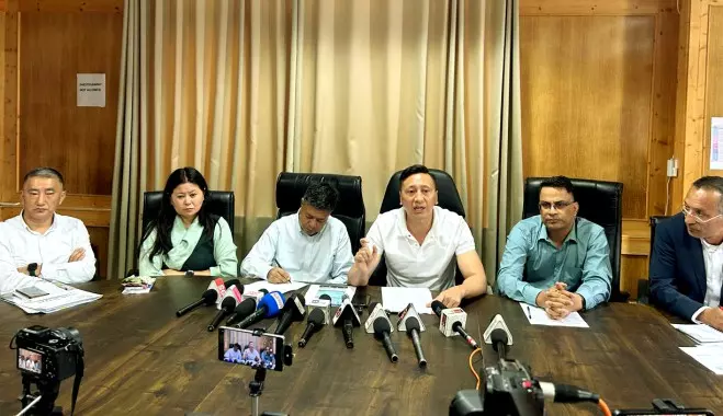 टूरिस्ट परमिट प्रक्रिया होगी आसान इंटीग्रेटेड ऑनलाइन सिस्टम से मिलेगी सुविधा टूरिस्ट परमिट प्रक्रिया होगी आसान इंटीग्रेटेड ऑनलाइन सिस्टम से मिलेगी सुविधा