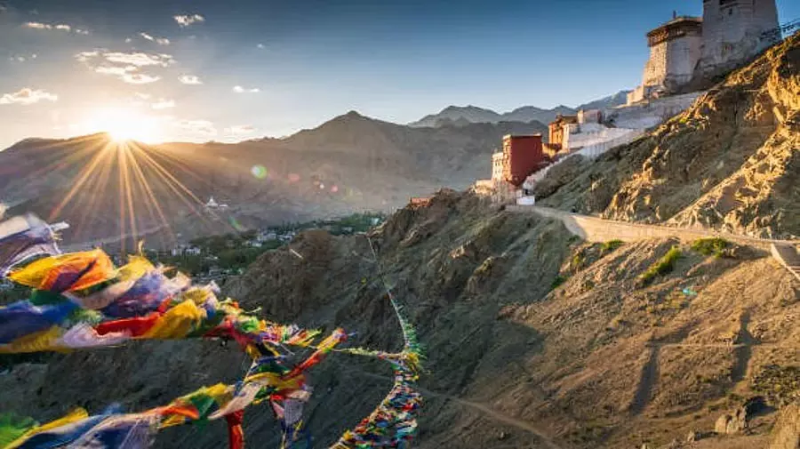 लद्दाख मुद्दे पर केंद्र और समूहों में गतिरोध लद्दाख मुद्दे पर केंद्र और समूहों में गतिरोध