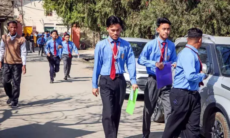 कानून-व्यवस्था पर चिंता: मणिपुर में सभी शिक्षण संस्थान 3 दिनों के लिए बंद कानून-व्यवस्था पर चिंता: मणिपुर में सभी शिक्षण संस्थान 3 दिनों के लिए बंद