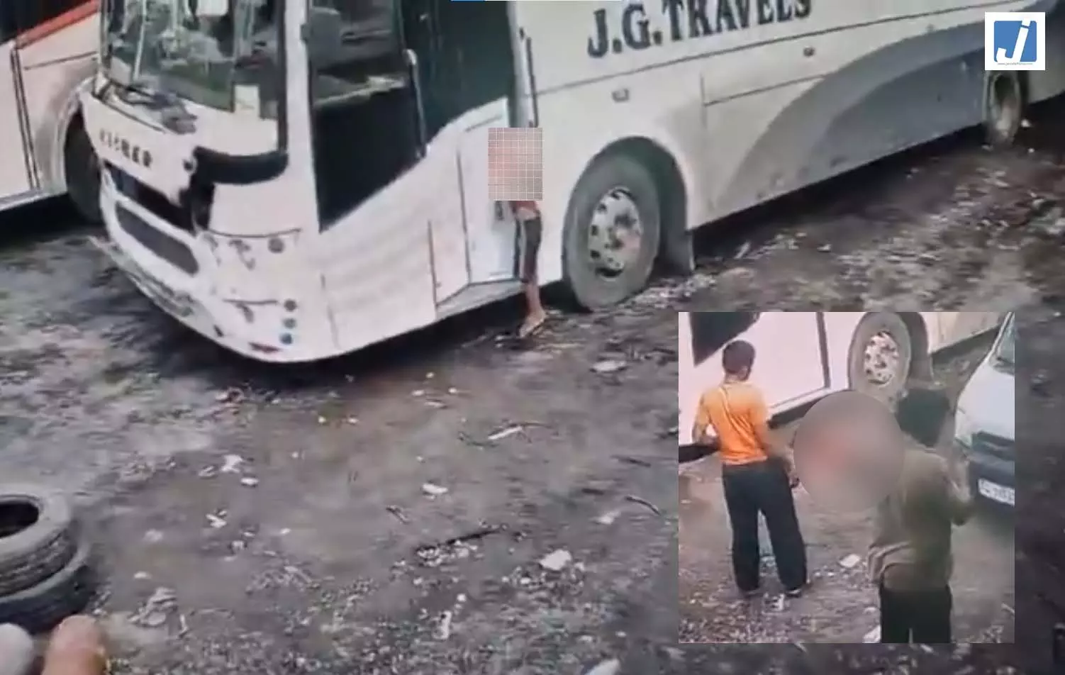 LIVE CCTV: लग्जरी बस के ऑटोमैटिक दरवाजे में फंसी 7 साल के बच्चे की गर्दन LIVE CCTV: लग्जरी बस के ऑटोमैटिक दरवाजे में फंसी 7 साल के बच्चे की गर्दन