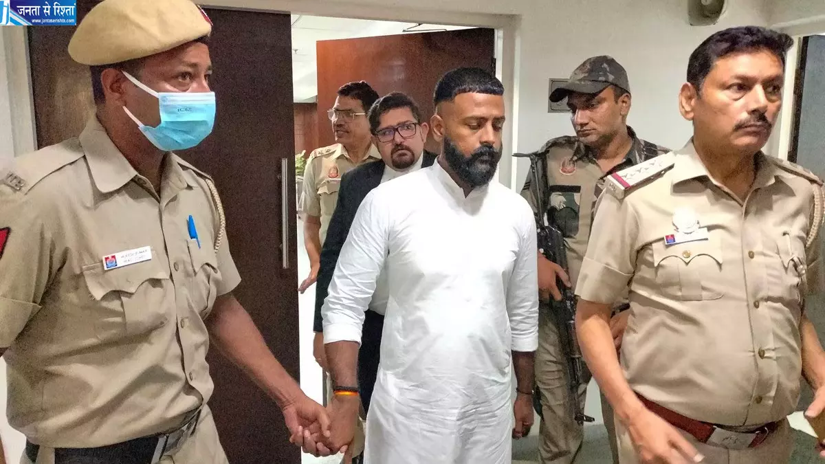 सुकेश की केजरीवाल-जैन को चिट्ठी, 3 और ‘घोटालों’ के खुलासे का दावा सुकेश की केजरीवाल-जैन को चिट्ठी, 3 और ‘घोटालों’ के खुलासे का दावा