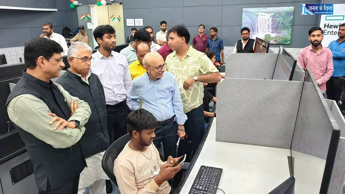 इंदौर मॉडल से बदलेगा बंगाल का सफाई सिस्टम? मंत्री ने किया अध्ययन इंदौर मॉडल से बदलेगा बंगाल का सफाई सिस्टम? मंत्री ने किया अध्ययन