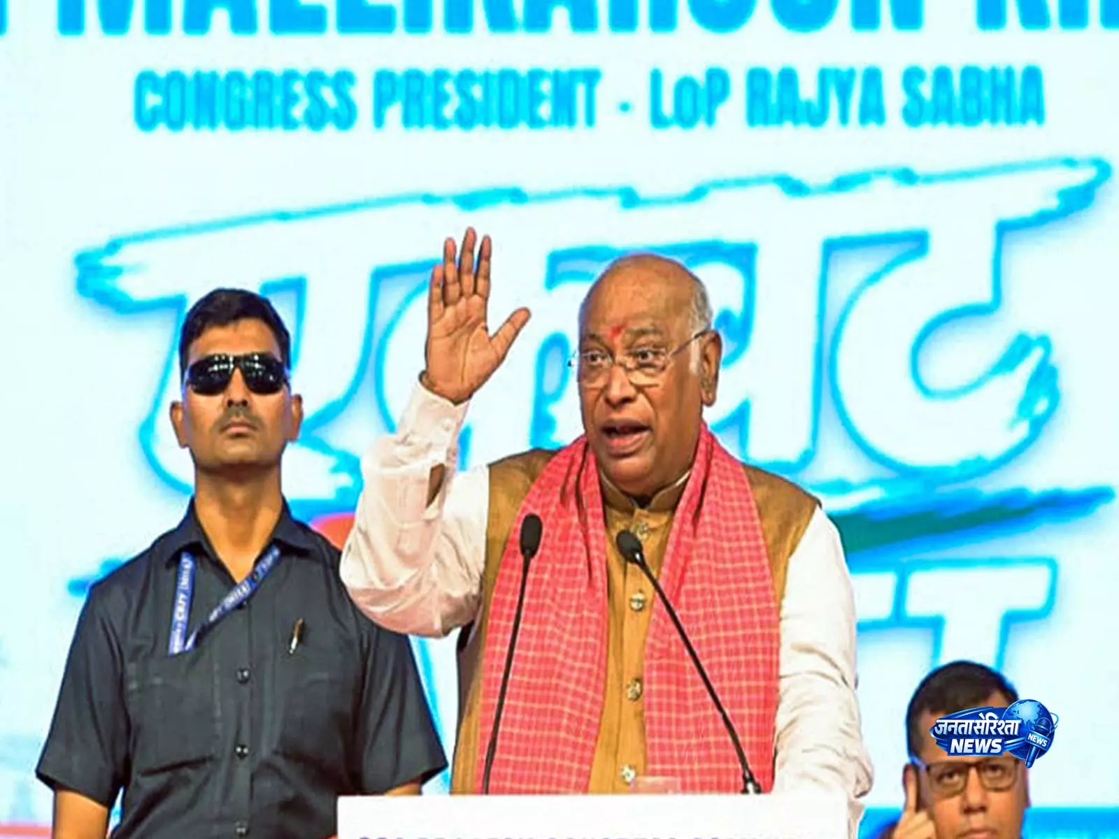 PM CARES ऑडिट रिपोर्ट पर खड़गे ने सरकार पर साधा निशाना PM CARES ऑडिट रिपोर्ट पर खड़गे ने सरकार पर साधा निशाना