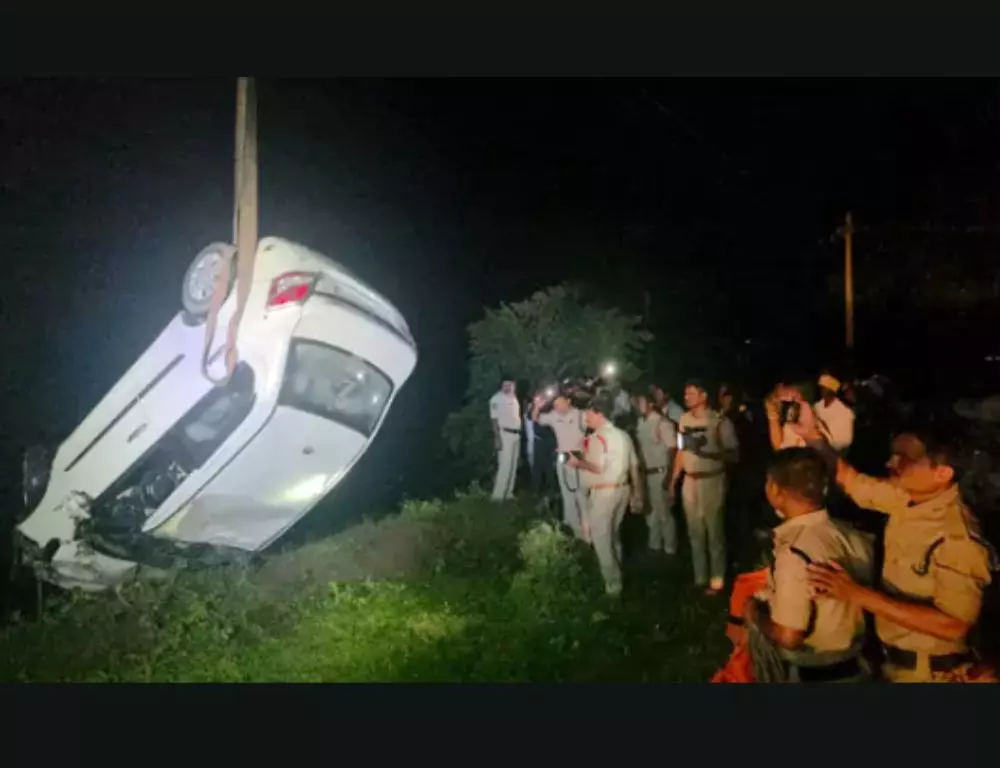 डुब्बाक में दर्दनाक दुर्घटना: कार सहित कुएं में डूबने से 4 लोगों की मौत डुब्बाक में दर्दनाक दुर्घटना: कार सहित कुएं में डूबने से 4 लोगों की मौत