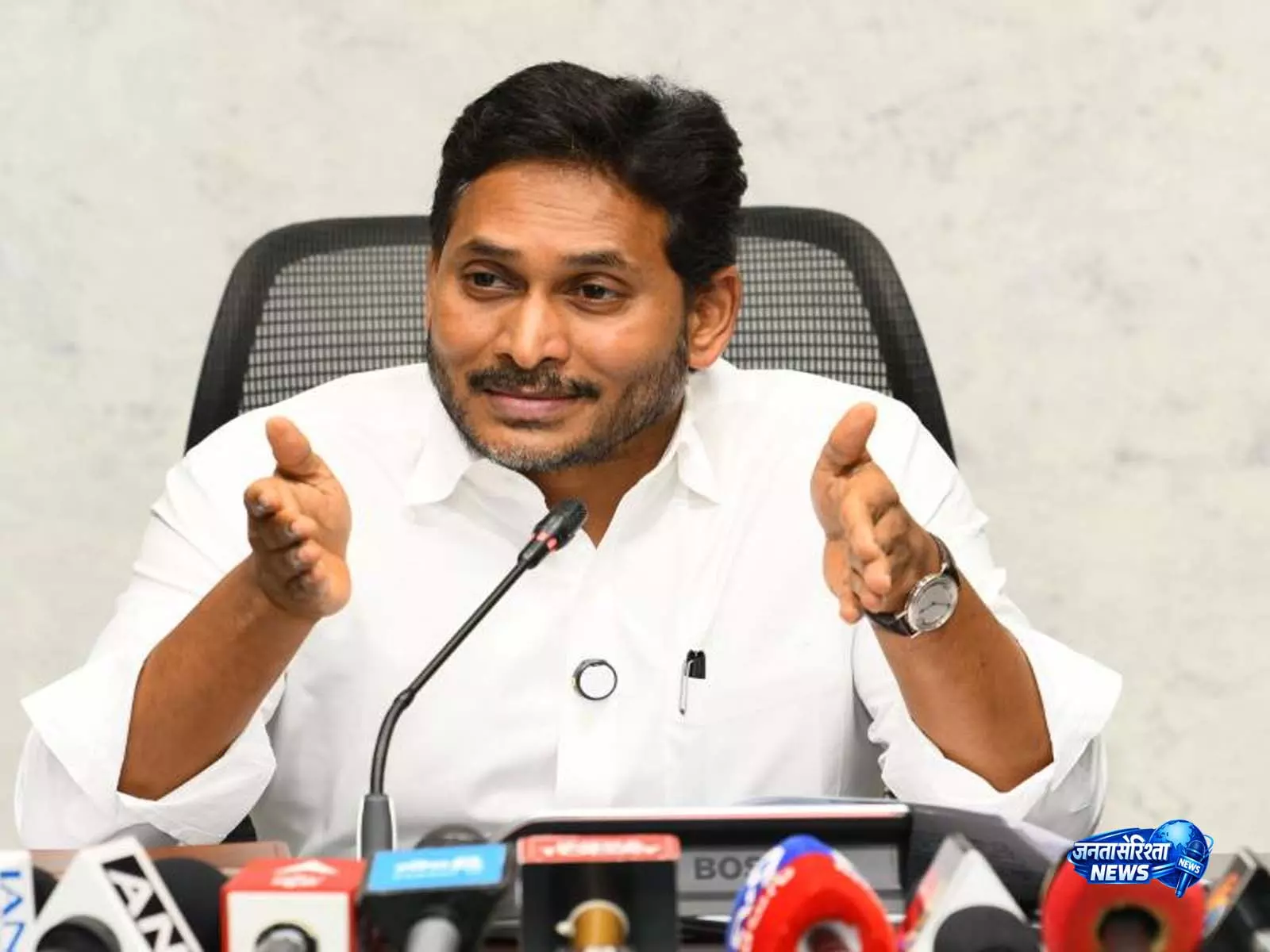 DSC परीक्षा बिना शिक्षक नियुक्ति पर जगन ने उठाए सवाल DSC परीक्षा बिना शिक्षक नियुक्ति पर जगन ने उठाए सवाल