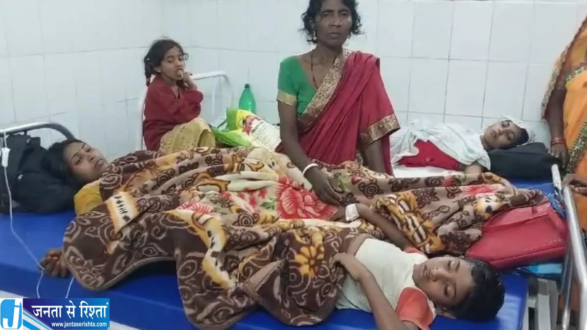 डिनर के बाद बिगड़ी तबीयत नूडल्स खाने वाले परिवार ने डॉक्टर से ली मदद डिनर के बाद बिगड़ी तबीयत नूडल्स खाने वाले परिवार ने डॉक्टर से ली मदद