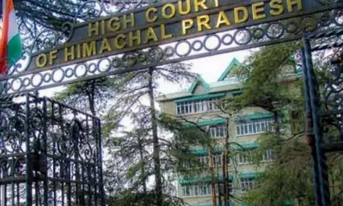 क्लास-4 कर्मचारी मामले में HP HC ने लगाया 25 हजार जुर्माना क्लास-4 कर्मचारी मामले में HP HC ने लगाया 25 हजार जुर्माना