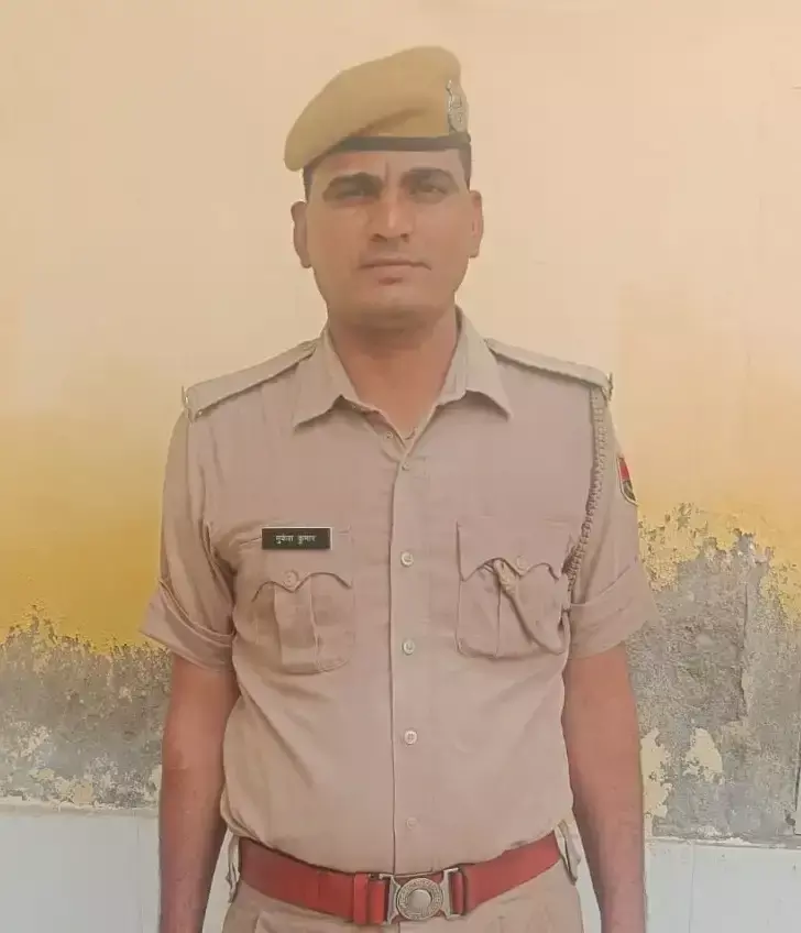 Jaipur: डिग्गी पदयात्रा के दौरान बावड़ी में डूबा पदयात्री, कांस्टेबल ने बचाया Jaipur: डिग्गी पदयात्रा के दौरान बावड़ी में डूबा पदयात्री, कांस्टेबल ने बचाया