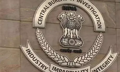 CBI ने पूर्व रेलवे अधिकारी और पत्नी पर दर्ज की FIR