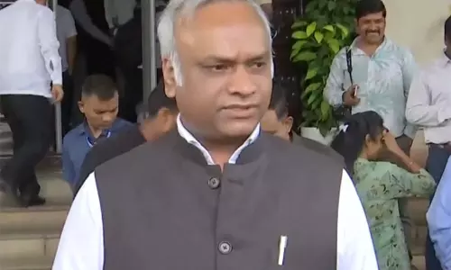 वंदे मातरम विवाद पर प्रियंक खड़गे का BJP पर पलटवार वंदे मातरम विवाद पर प्रियंक खड़गे का BJP पर पलटवार