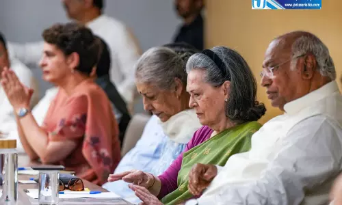 वंदे मातरम् के दो अंतरे गाने के फैसले पर कांग्रेस में मतभेद, भाजपा ने साधा निशाना