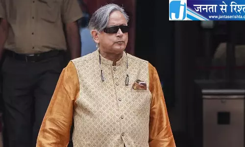 नई संसद को शशि थरूर ने बताया बिना भावना वाला कॉन्फ्रेंस सेंटर नई संसद को शशि थरूर ने बताया बिना भावना वाला कॉन्फ्रेंस सेंटर