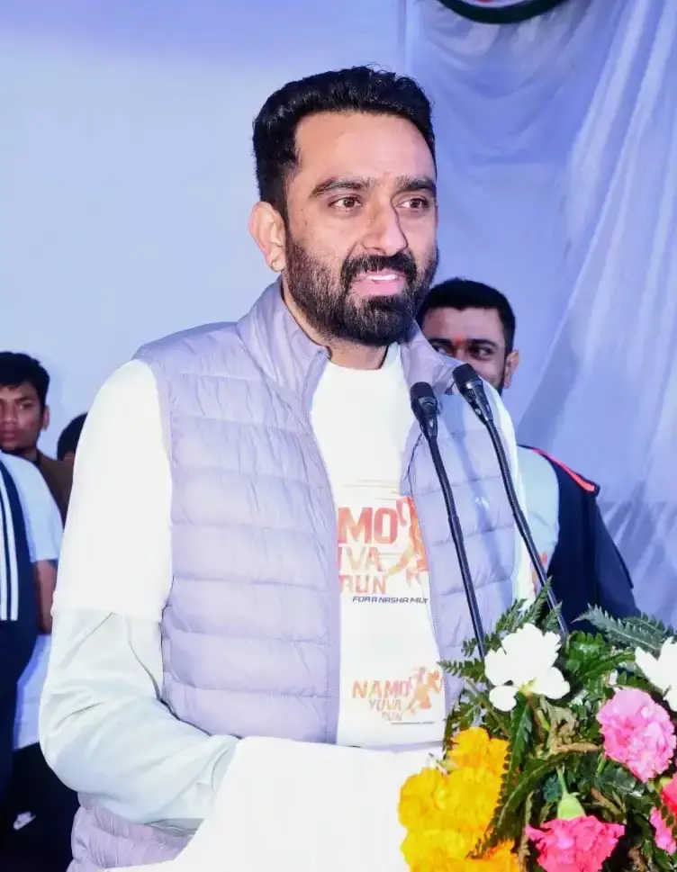 Shimla: फीस बढ़ोतरी के खिलाफ सनी शुक्ला ने सरकार को घेरा, छात्रों की आवाज उठाने की मांग