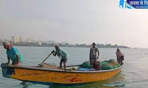 Tamil Nadu: मछुआरों ने तमिलनाडु सरकार से सेतुबावाचथिरम बंदरगाह की ड्रेजिंग करने की मांग की
