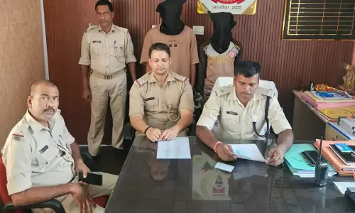 Ranchi: मोबाइल लूट मामले में दो गिरफ्तार, आरोपियों के कब्जे से चाकू मिला