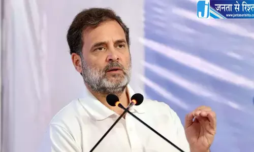 डीसीपी कार्यालय पहुंचे राहुल गांधी, अचानक पहुंचने की वजह अभी स्पष्ट नहीं डीसीपी कार्यालय पहुंचे राहुल गांधी, अचानक पहुंचने की वजह अभी स्पष्ट नहीं