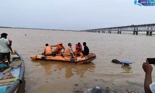 Andhra: AE के परिवार के दो सदस्य अभी भी लापता हैं Andhra: AE के परिवार के दो सदस्य अभी भी लापता हैं