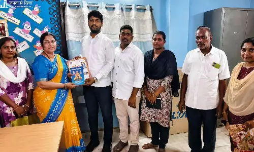 Andhra: जन्माष्टमी आयोजकों ने स्कूलों का दौरा किया Andhra: जन्माष्टमी आयोजकों ने स्कूलों का दौरा किया