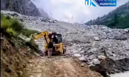 Mandi दो दिन बाद लाहौल की सड़क फिर खुली Mandi दो दिन बाद लाहौल की सड़क फिर खुली