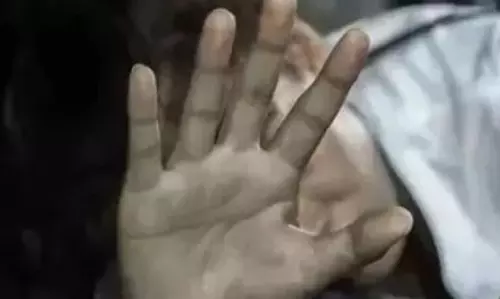 फेसबुक पर दोस्ती, शादी का झांसा और पांच दिन तक संबंध बनाने का आरोप फेसबुक पर दोस्ती, शादी का झांसा और पांच दिन तक संबंध बनाने का आरोप