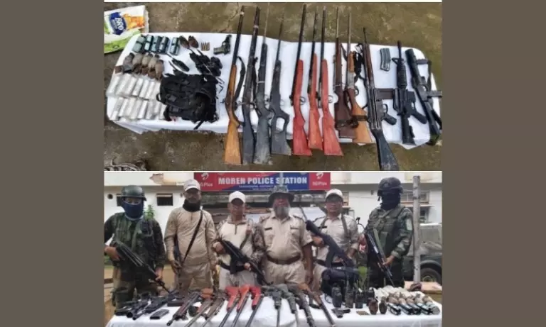 Manipur: सुरक्षा बलों की बड़ी कार्रवाई, हथियार व बम बरामद Manipur: सुरक्षा बलों की बड़ी कार्रवाई, हथियार व बम बरामद