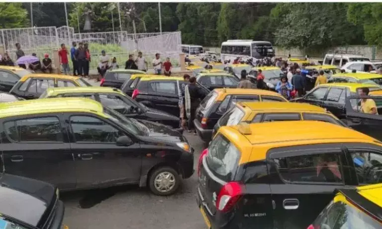 Meghalaya के टैक्सी ड्राइवरों ने शिलांग-गुवाहाटी सेवाएँ रोकीं Meghalaya के टैक्सी ड्राइवरों ने शिलांग-गुवाहाटी सेवाएँ रोकीं
