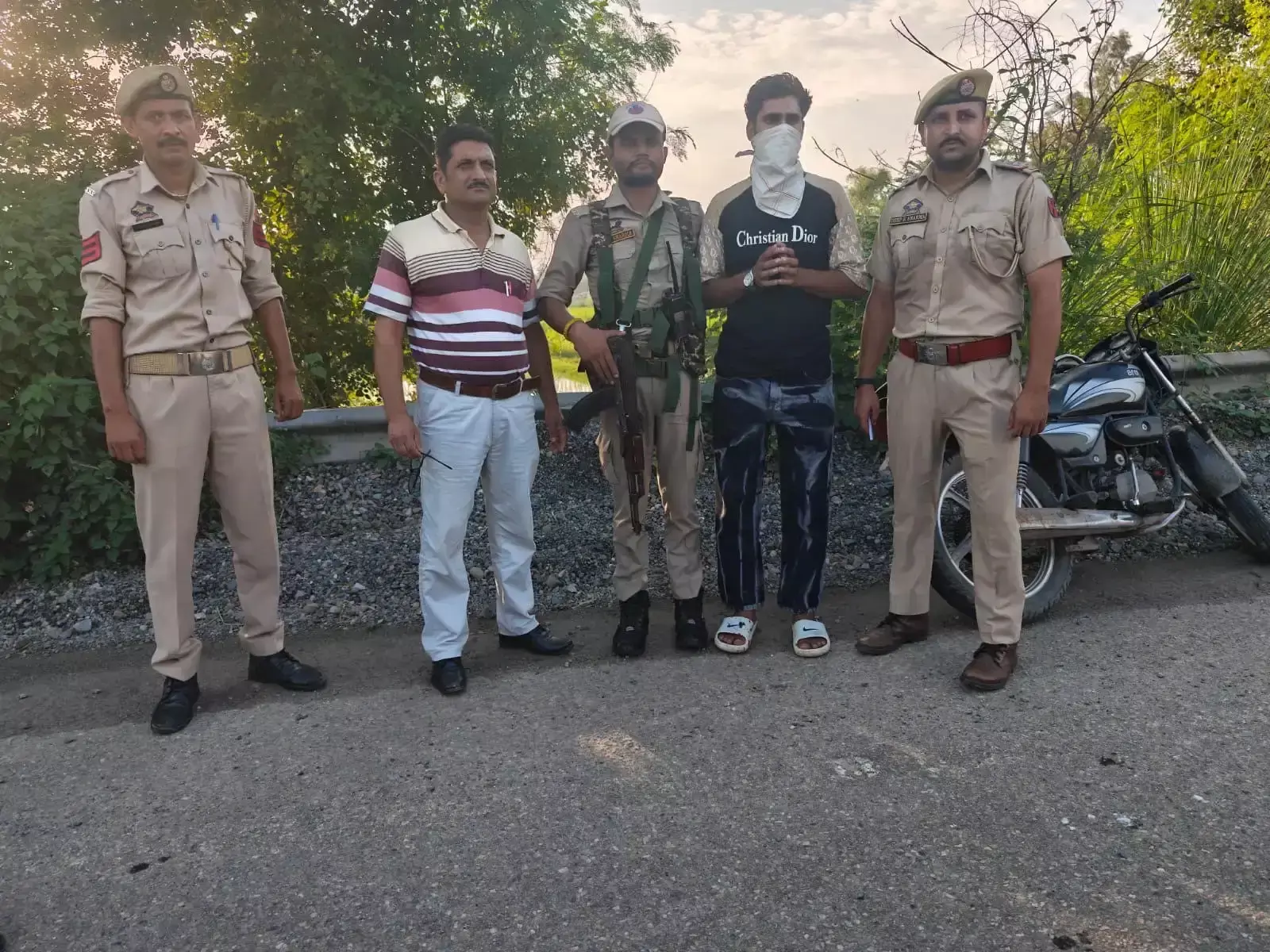 Kathua: अंतरराज्यीय ड्रग तस्करी का खुलासा, 279 ग्राम हेरोइन के साथ आरोपी दबोचा