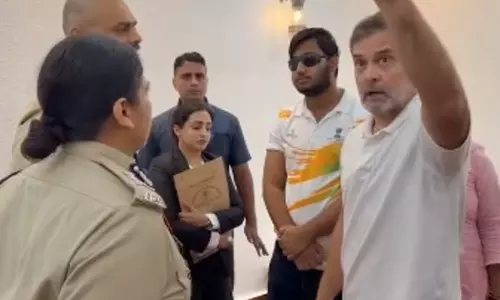 राहुल गांधी का पुलिस से टकराव DCP के सामने रखी अपनी बात