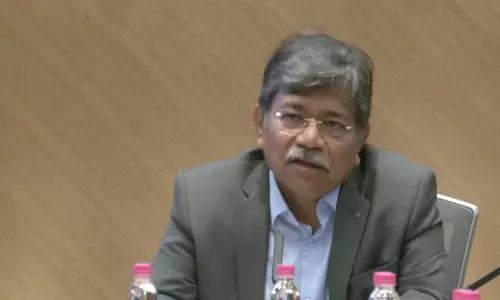 ग्रीन फ्यूल अपनाना समुद्री क्षेत्र के लिए जरूरी: DPA चेयरमैन ग्रीन फ्यूल अपनाना समुद्री क्षेत्र के लिए जरूरी: DPA चेयरमैन