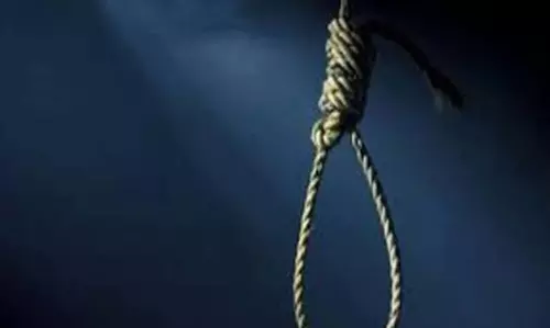 परिवार से आखिरी बातचीत में दिखाया फंदा फिर चली गई जान