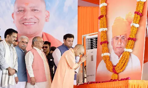 योगी का सपा पर हमला, बोले गिरगिट की तरह रंग बदलती है पार्टी योगी का सपा पर हमला, बोले गिरगिट की तरह रंग बदलती है पार्टी