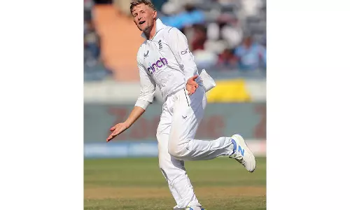 Joe Root ने टेस्ट में सबसे ज़्यादा कैच लेने का स्टीव स्मिथ का रिकॉर्ड तोड़ा Joe Root ने टेस्ट में सबसे ज़्यादा कैच लेने का स्टीव स्मिथ का रिकॉर्ड तोड़ा