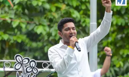 कलकत्ता हाईकोर्ट से अभिषेक बनर्जी को तीन और मामलों में अंतरिम राहत कलकत्ता हाईकोर्ट से अभिषेक बनर्जी को तीन और मामलों में अंतरिम राहत