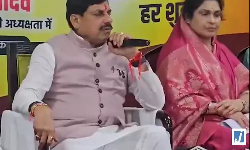 विकास कार्यों को गति दें और लापरवाही करने वालों पर कार्रवाई करें: CM मोहन यादव